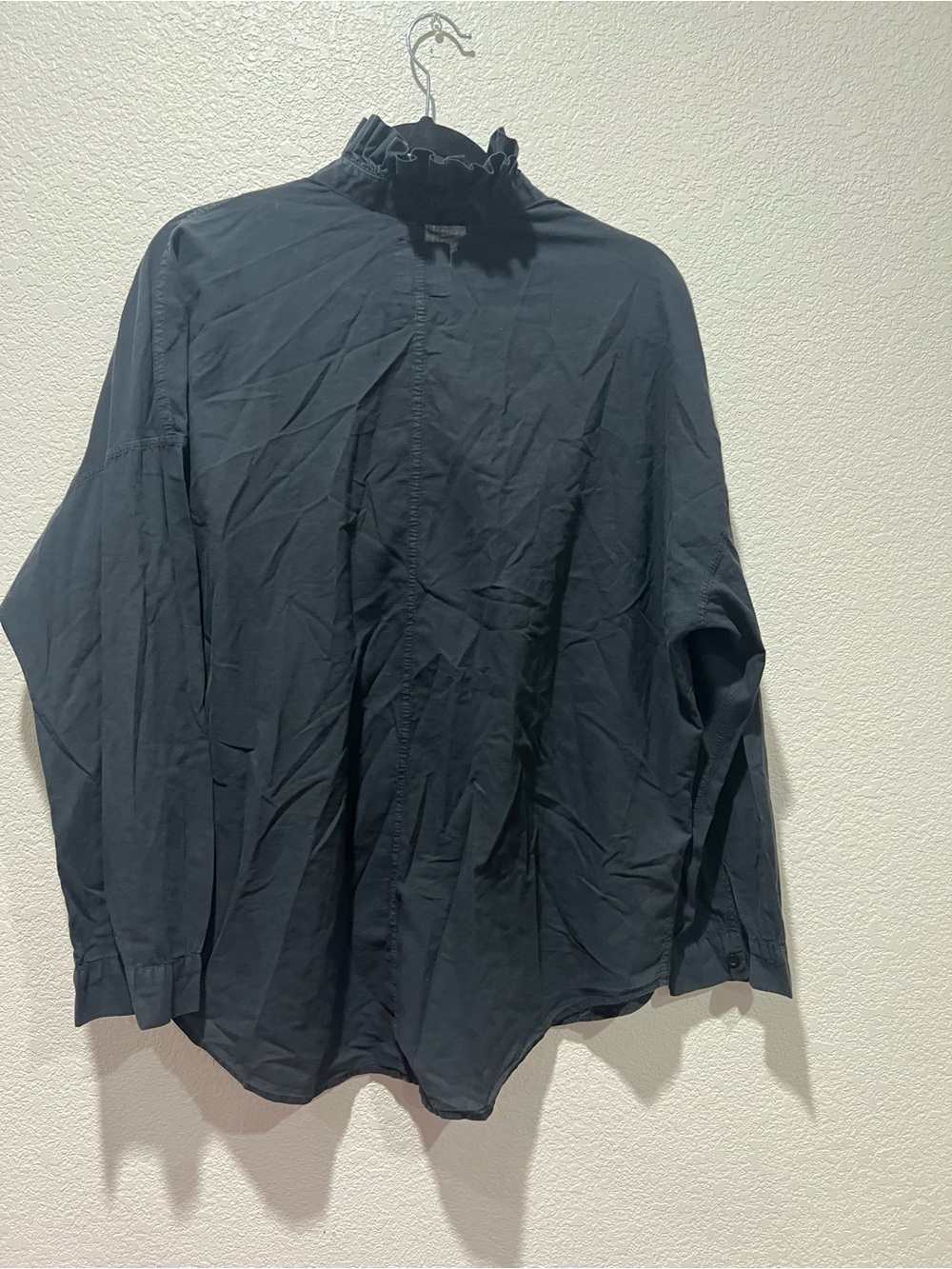 A Shirt Thing Penelope Top M/L Ruffle V Neck Long Sleeve Black Minimalist Classy - Picture 5 of 5